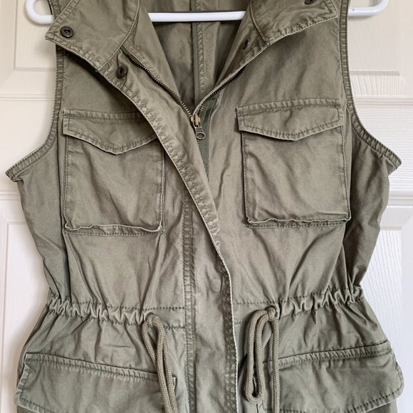 Old Navy Cargo Vest - Picture 3 of 5